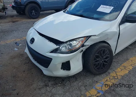 2013 Mazda Mazda3 I Sport из США, поврежденный, VIN JM1BL1U76D1747745